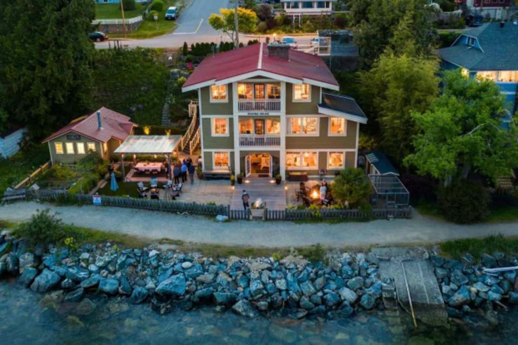 Iconic 3-Story Waterfront 'Marina House' W/ View Villa Gibsons Exterior photo
