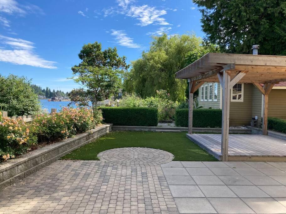 Iconic 3-Story Waterfront 'Marina House' W/ View Villa Gibsons Exterior photo