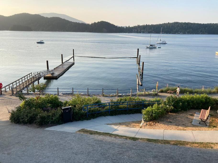 Iconic 3-Story Waterfront 'Marina House' W/ View Villa Gibsons Exterior photo