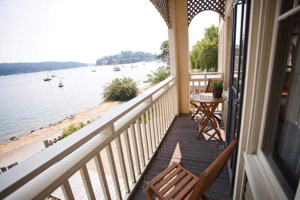 Iconic 3-Story Waterfront 'Marina House' W/ View Villa Gibsons Exterior photo